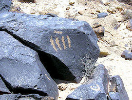 The Three-Fingered Bird symbol in Negev Rock Art